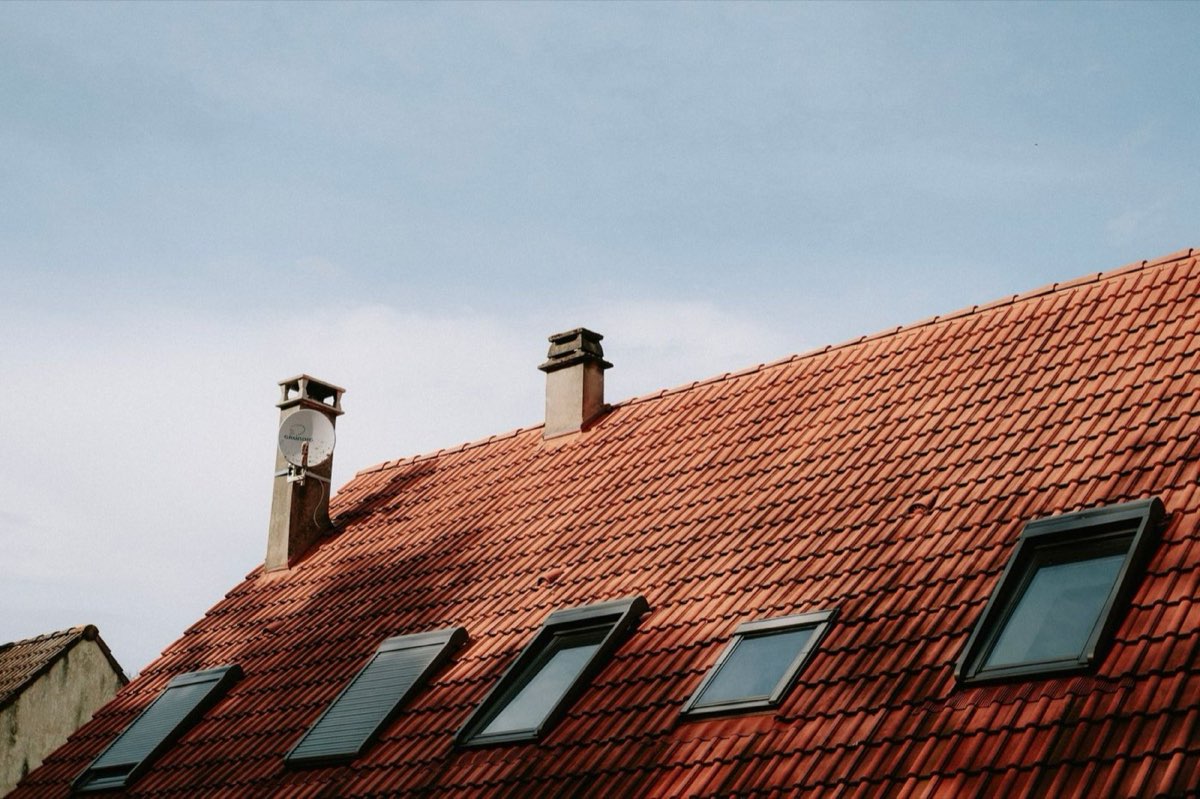 Dach skośny z oknami połaciowymi - realizacja w okolicach Płocka